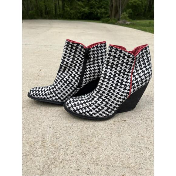 Very Volatile Los Angeles Booties White & Black Size 9 - Picture 7 of 8